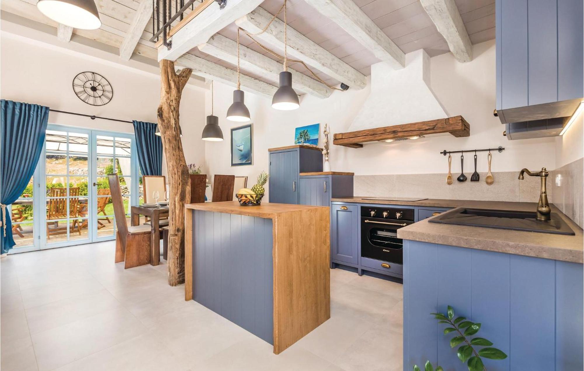 Stunning Home In Jurdani With Wifi Mucici Buitenkant foto